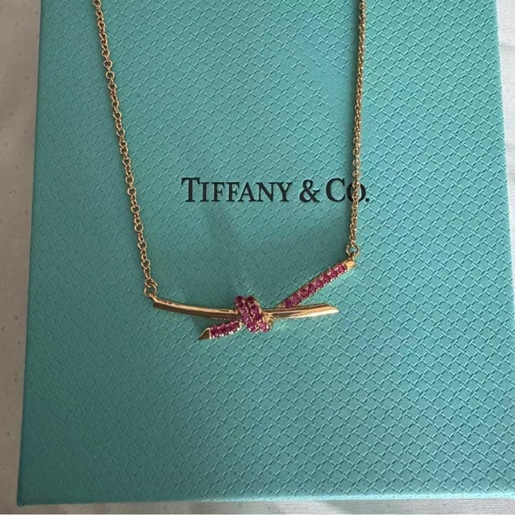 Pendant in Rose Gold with Pink Sapphires